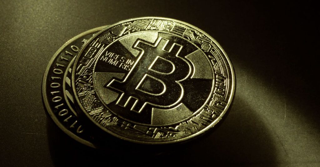 Symbolbild: Bitcoin-Münze als Sinnbild für Kryptowährungen